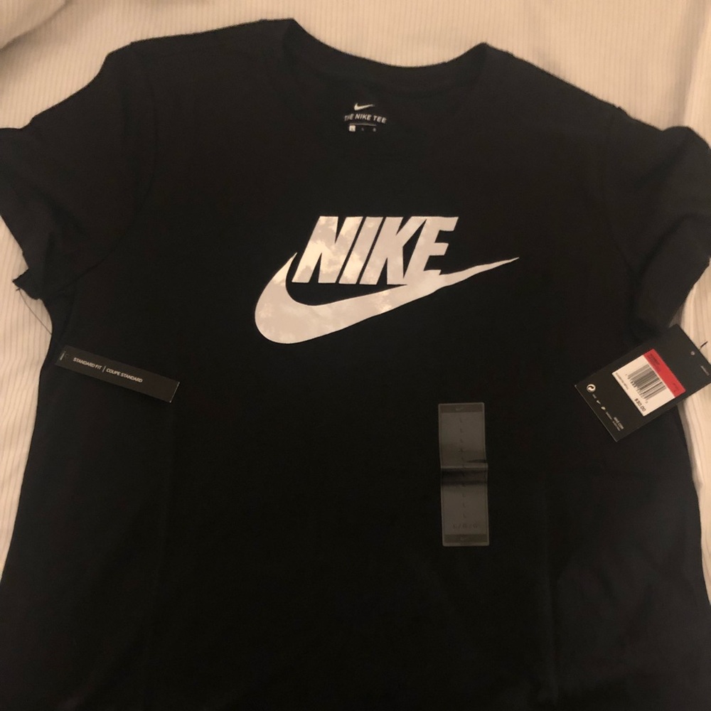 Brand new Nike tee shirt